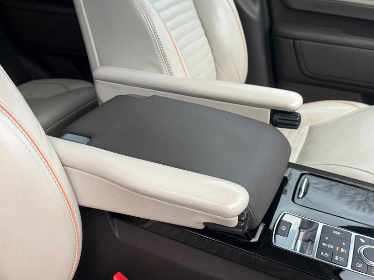 2017 Land Rover Discovery 3.0 TDV6 HSE Automatic 4WD Euro 6 5dr SUV Diesel Automatic