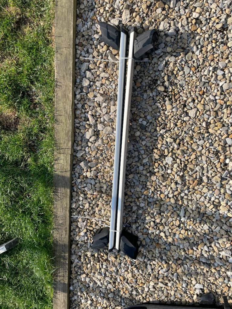 Genuine Volvo XC60 Roof Bars, Excellent Condition - with keys