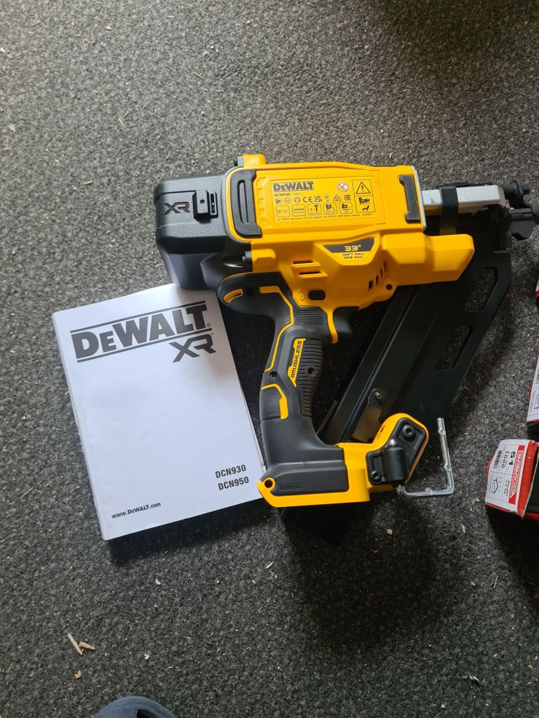 Nails dewalt Nail gun 