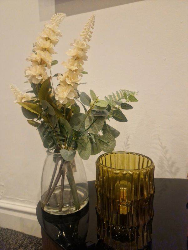 Artificial Flower with Vase plus Table Lamb