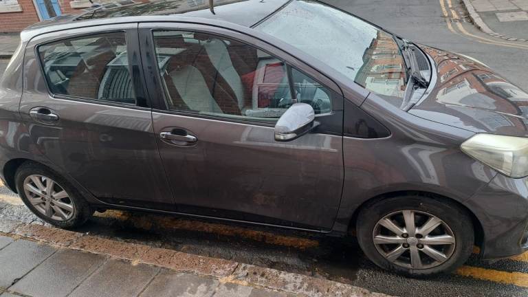 Toyota, YARIS, Hatchback, 2012, Manual, 1329 (cc), 5 doors