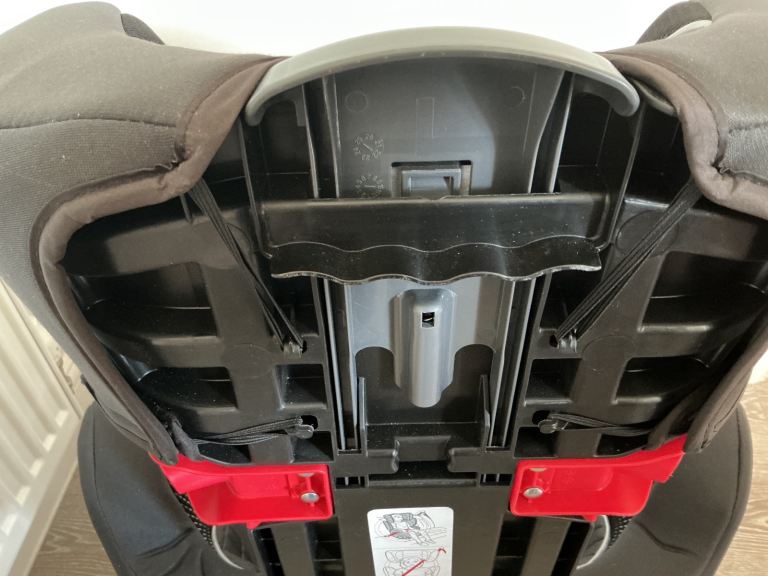 GRACO Affix Adjustable Highback Booster Car Seat with isoCatch™ Connectors - Group 2/3