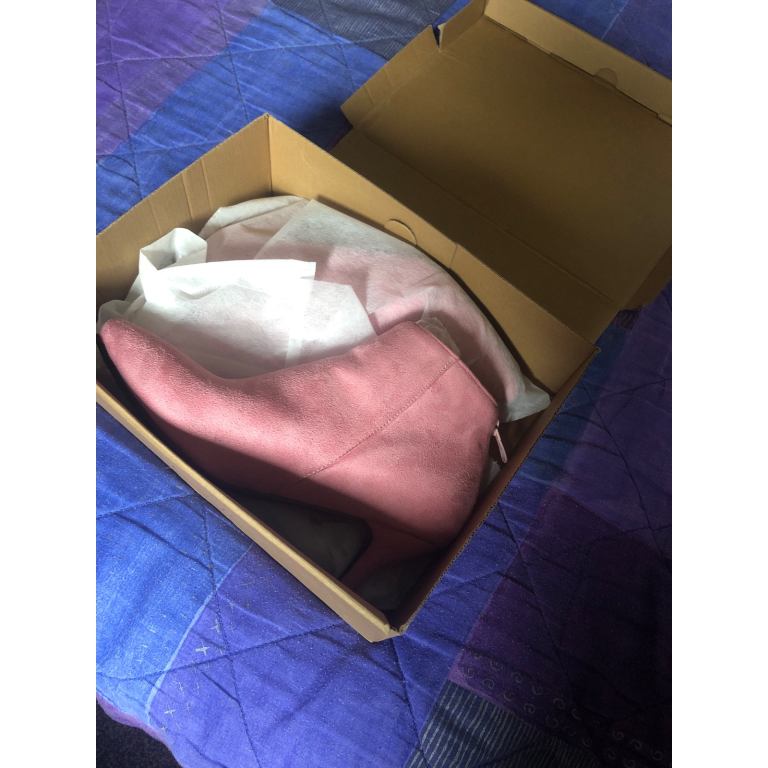Brand New Pink heeled shoes