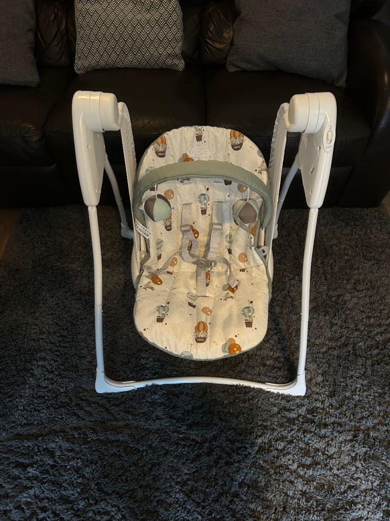 Graco Baby Swing - Hot Air Balloon Design, Good Condition
