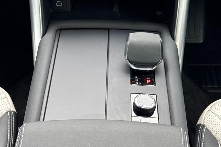 2024 Land Rover Discovery 3.0 D300 Dynamic HSE 5dr SUV DIESEL Automatic