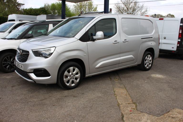 2021 Vauxhall Combo 1.6 Turbo D 2300 Limited Edition Nav L2 H1 Euro 6 (s/s) 4dr Panel Van Diesel ...