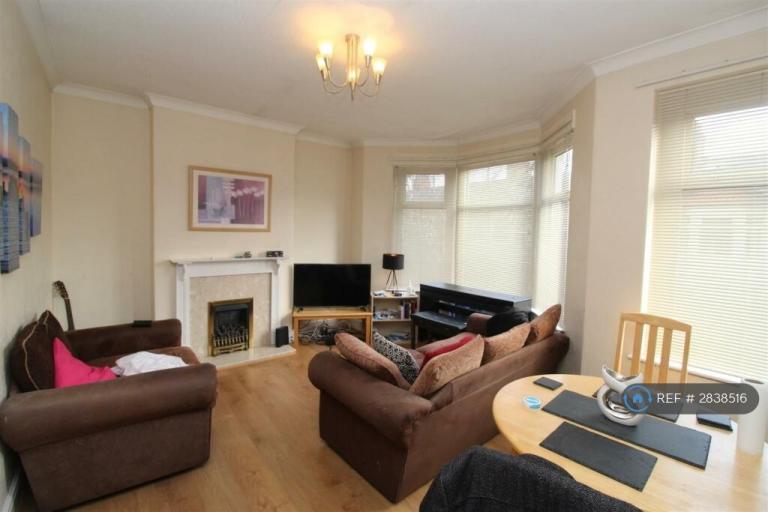 2 bedroom flat in Soberton Avenue, Cardiff, CF14 (2 bed) (#2838516)