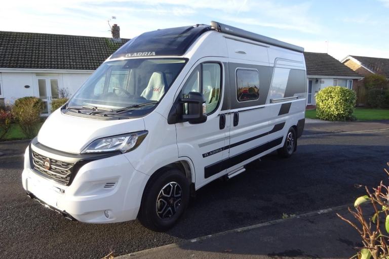 Adria Twin 600 SPB Supreme 2022 3 Berth 4 Belt Fixed Bed Motorhome For Sale