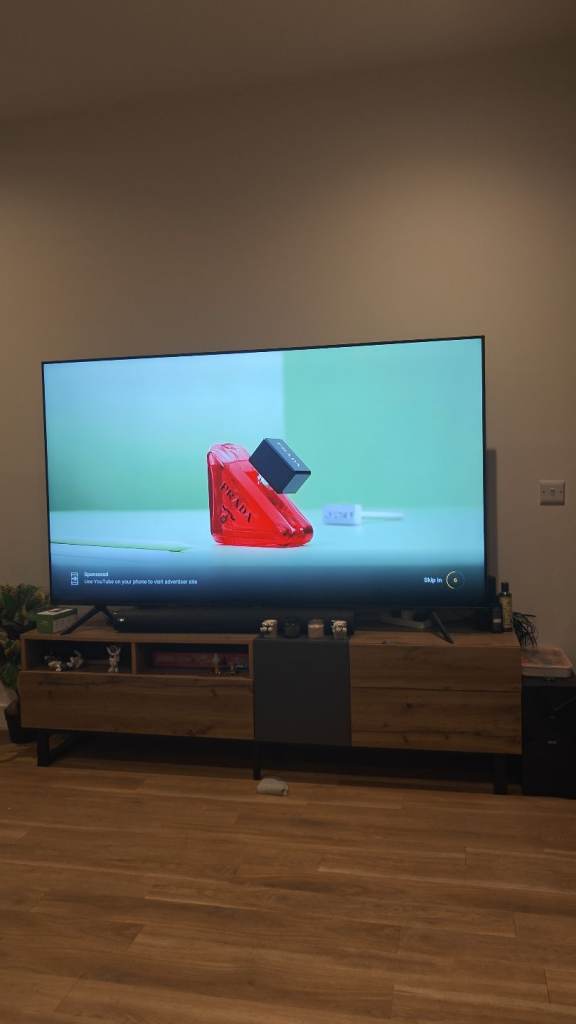 65" samsung Smart TV
