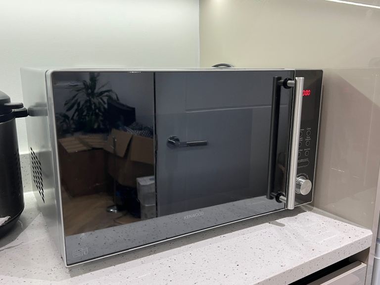  Kenwood Microwave – Fully Working, Great Condition