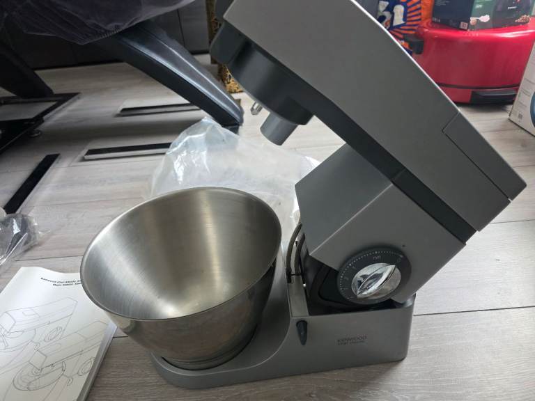 Kenwood Stand Mixer KM400 with Stainless Steel Bowl – As Good As New