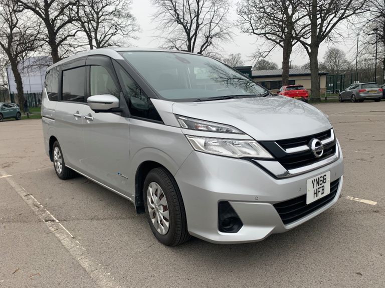 Nissan Serena, hybrid the newer improved shape, 8 seats, automatic 