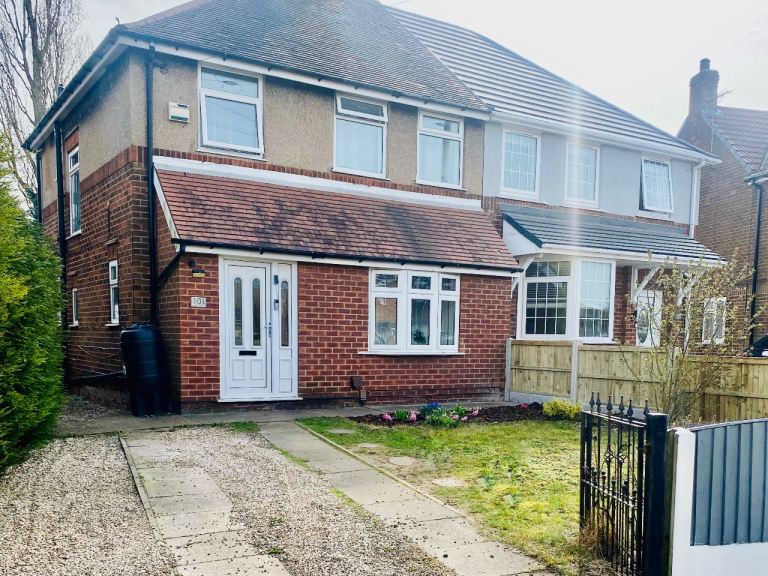 3 bed Semi Detached No Chain Quiet Location