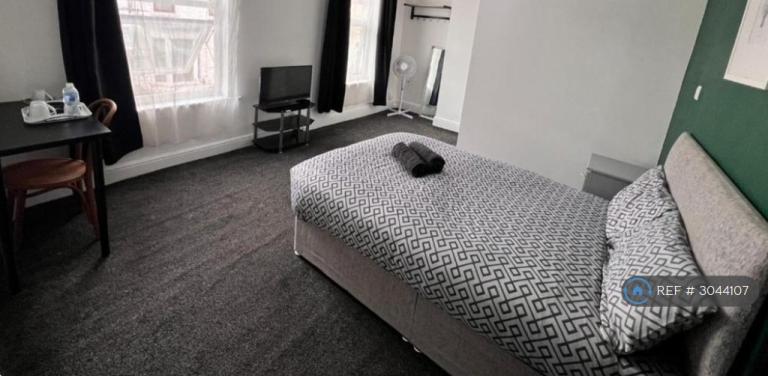 5 bedroom house in Coningsby Road, Liverpool, L4 (5 bed) (#3044107)