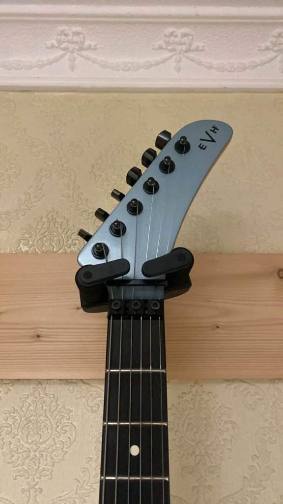 EVH 5150 Standard Series in Ice Blue metallic