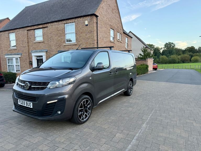 Vauxhall Vivaro Sportive Mot Lwb Long Fully loaded Led Alloys Vauxhall vivaro Sportive Ulez 