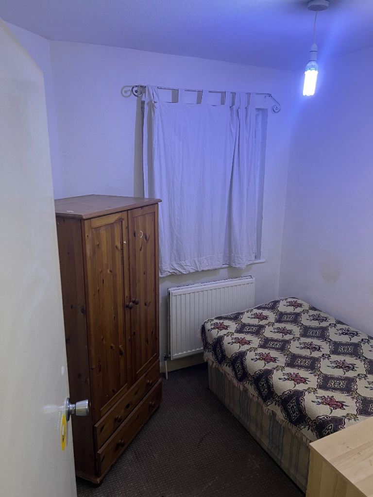 Single room for rent in Hounslow East