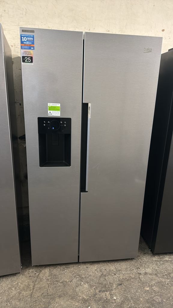 😎NEW😎RRP £749!! Beko Non Plumbed American Fridge Freezer - Silver 