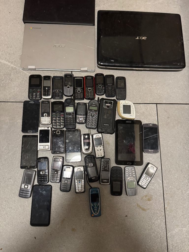 Old mobile phones and laptops for sale 