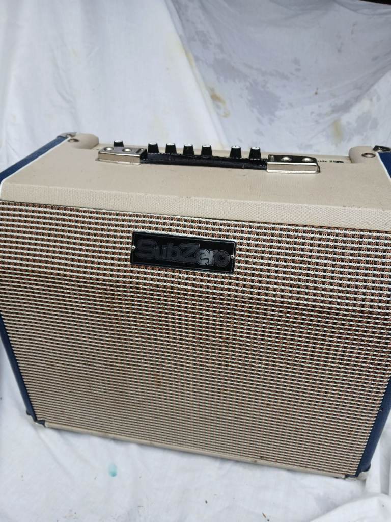 SubZero SZ Acoustic 25C Amplifier – Good Condition