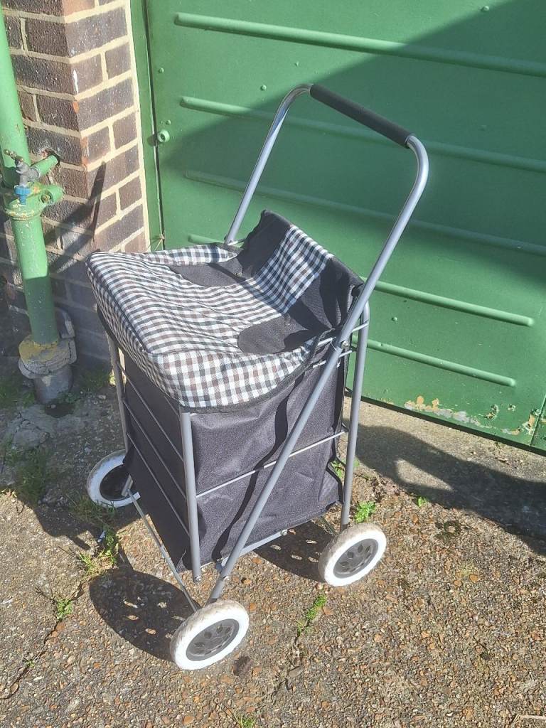 Shopping trolley
