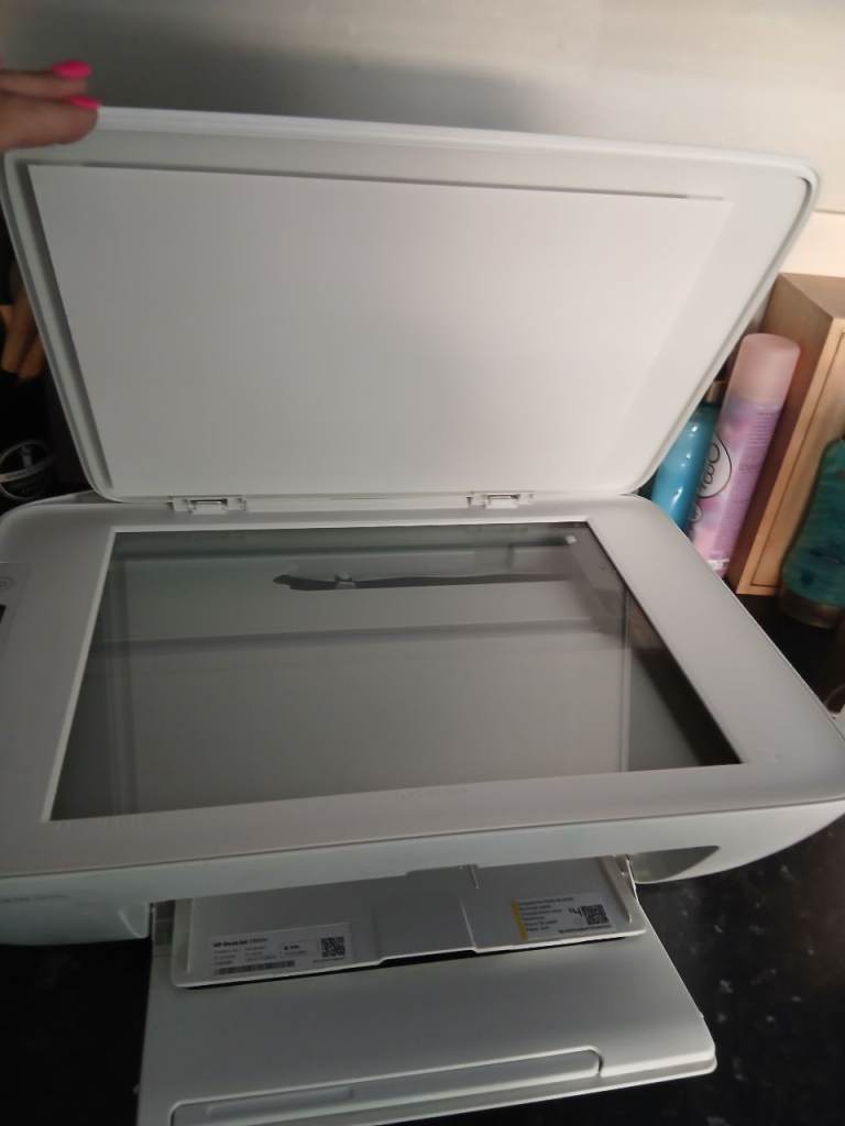 HP Deskjet Printer/Scanner – White, Good Condition