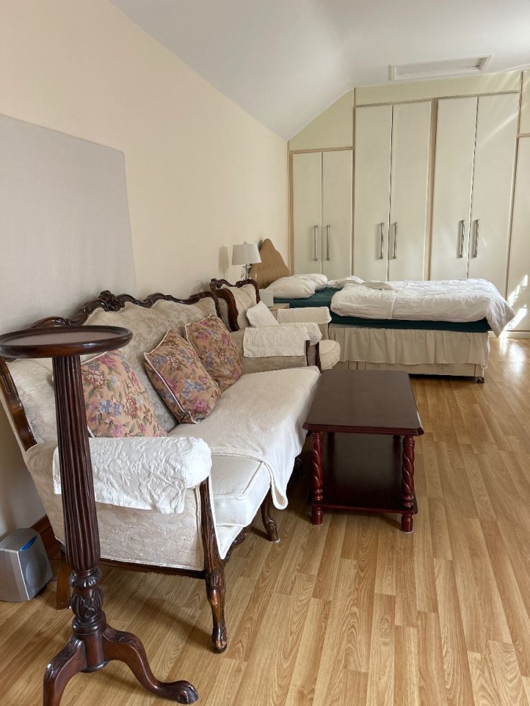 Studio to let in Arnold 