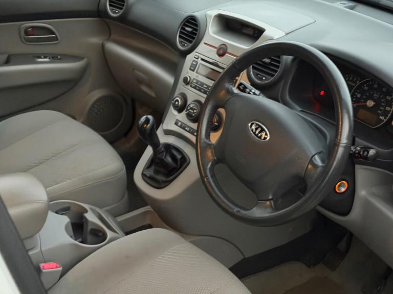 2009 Kia Carens 2.0 GS 5dr MPV Petrol Manual