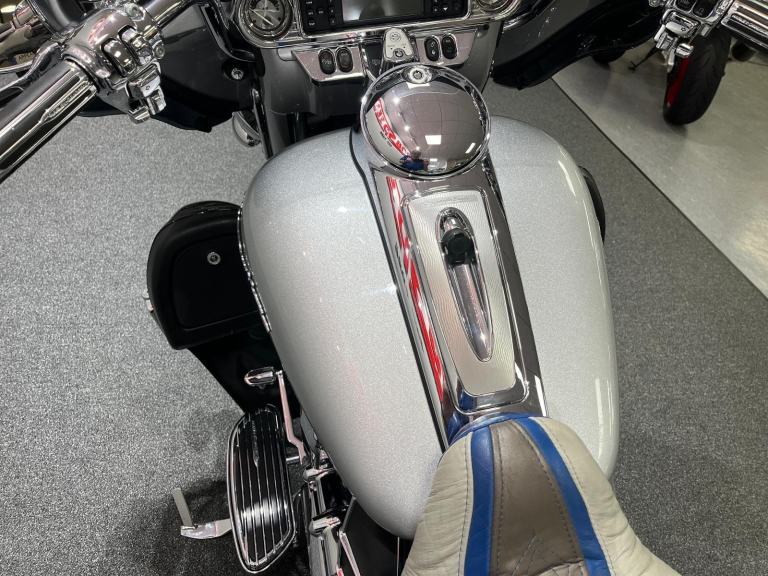 Harley-Davidson FLHTCUSE Electra Glide 1800, 2009