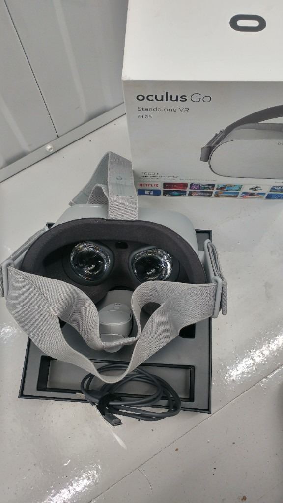Vr headset Facebook standalone oculus go 64gb gift present xmas christmas
