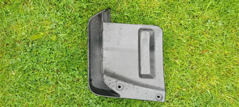 Daihatsu charade 2004 rear mudflap 