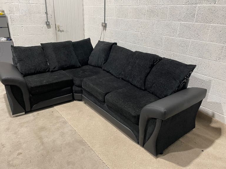 Black corner sofa 🛋️ 