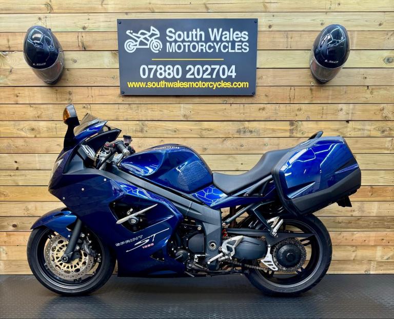 Triumph Sprint 1050 ST / 2008 model / covered only 22,348 miles