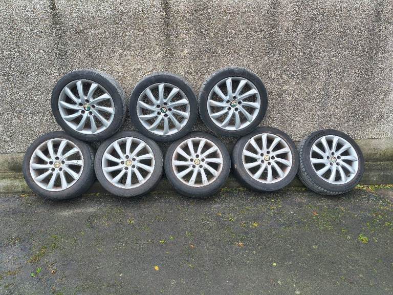 Alfa Romeo Alloy Wheels 17"