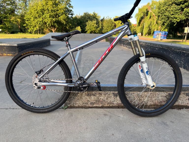 DMR Exalt (dirt jump) single speed 