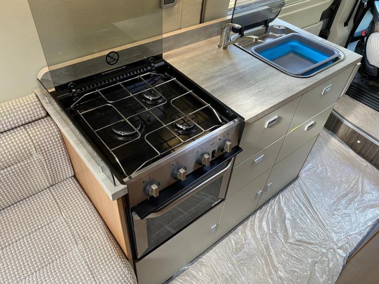 AUTO-TRAIL V-LINE 635 SE - 2017 - REAR LOUNGE - 2 BERTH