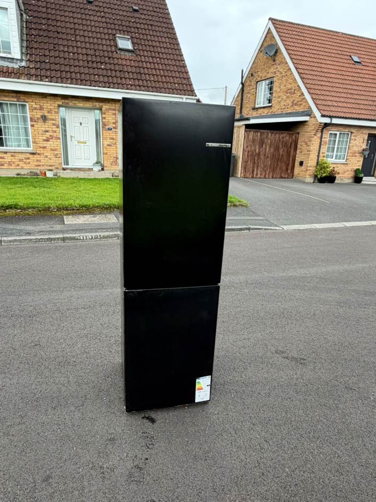 Tall booosch frost free fridge freezer   Fully warranted   £220