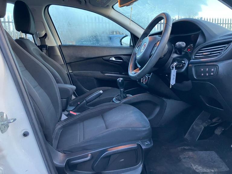 2017 Fiat Tipo 1.3 MultiJetII Lounge Euro 6 (s/s) 5dr HATCHBACK Diesel Manual