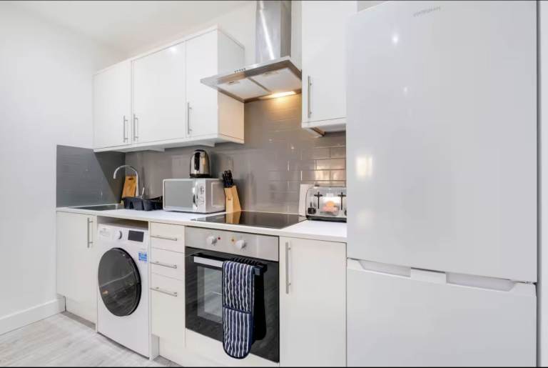 🏡4 x 1 Bed Flats Corby, Northamptonshire NN17 