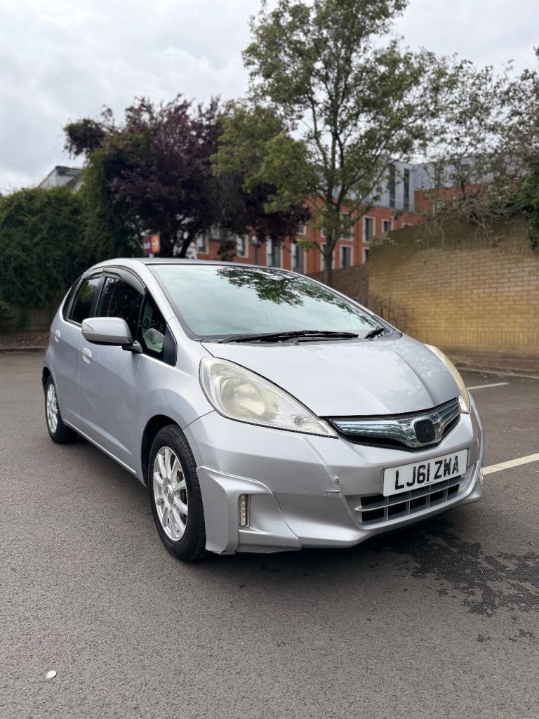 Honda fit hybrid 