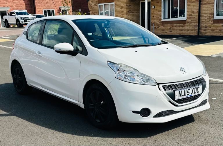 Peugeot, 208, Hatchback, 2015, Manual, 999 (cc), 3 doors