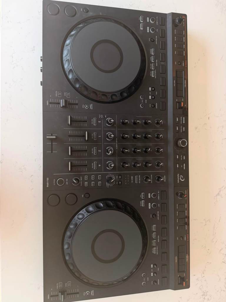 Pioneer / AlphaTheta DDJ-GRV6 DJ Decks