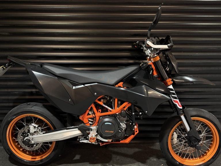 KTM 690 SMC R Full Akrapovic-KTM Power Parts-Stg 1 Tuned-2 Sets of Pristine Body