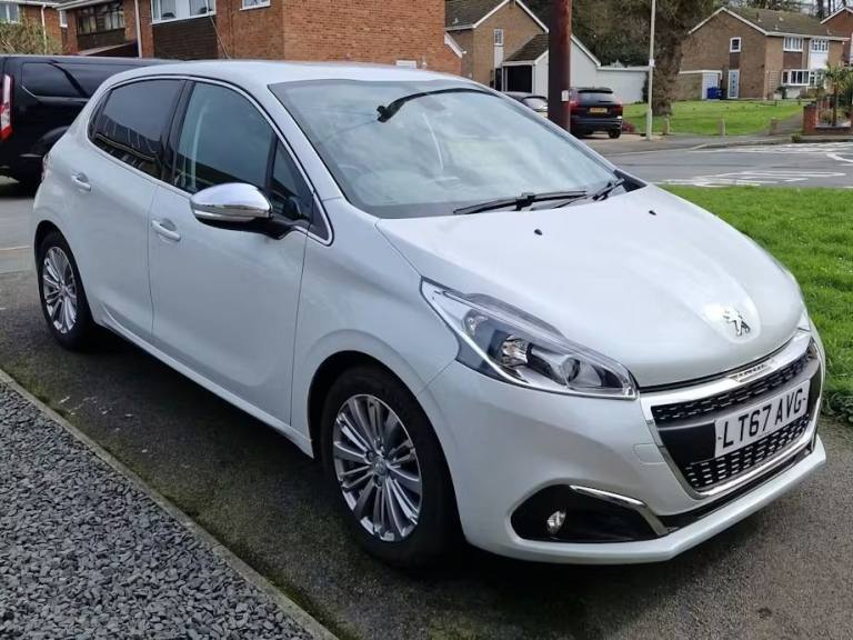 2017 Peugeot 208 1.2 PureTech 110 Allure 5dr EAT6 HATCHBACK PETROL Automatic