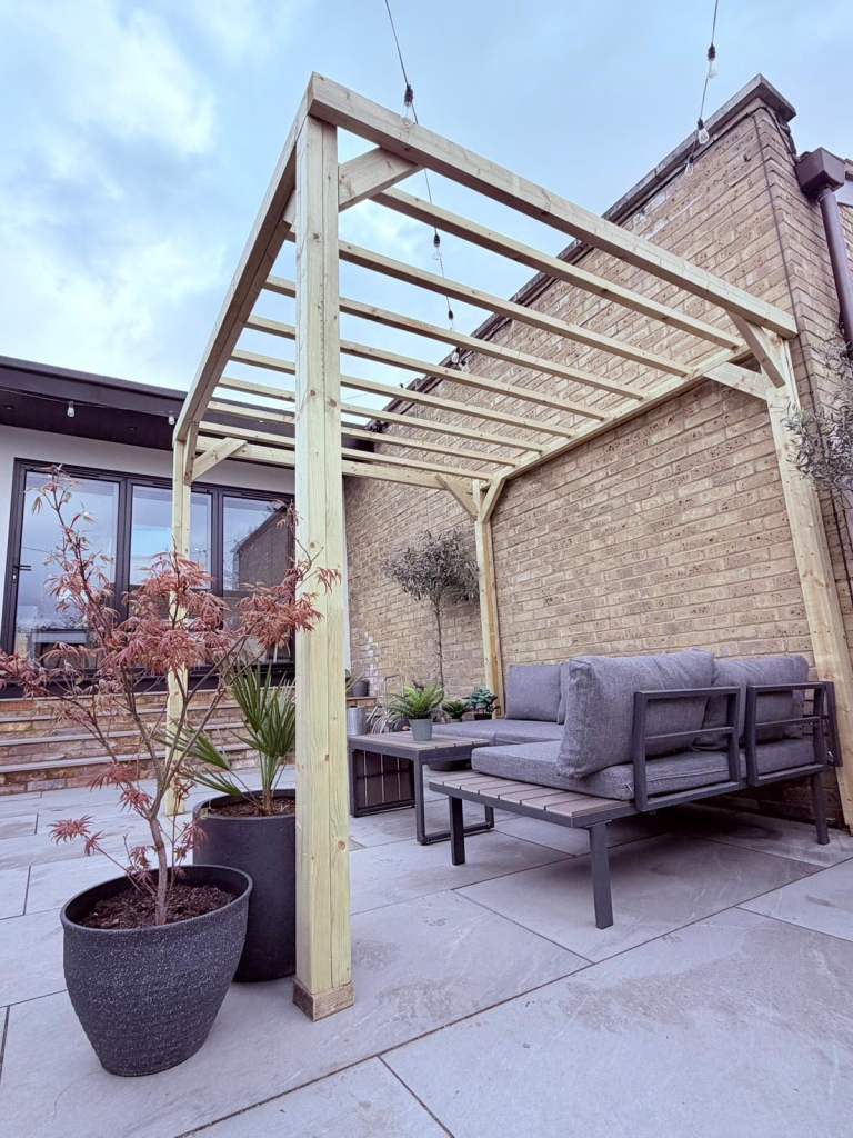 Contemporary style pergola 2.4mx2.4m (8ft x8ft)