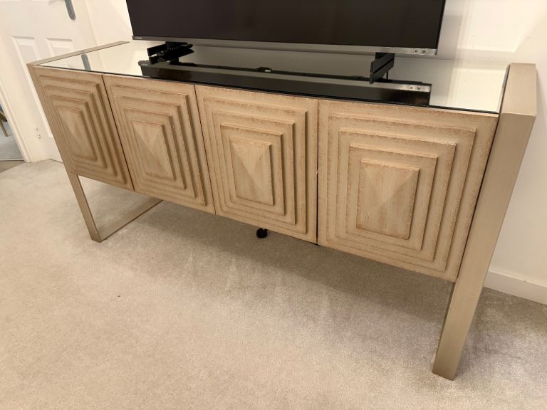 Gold and mirror cabinet 