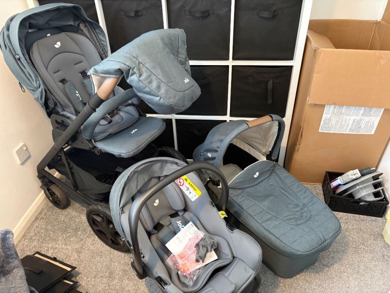 Joie Deluxe Chrome Travel System with Car Seat & Isofix