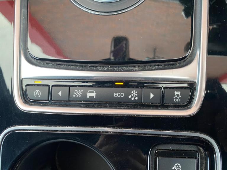 2016 Jaguar XE 2.0d R-Sport Auto Euro 6 (s/s) 4dr SALOON Diesel Automatic