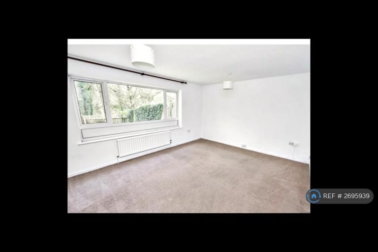 3 bedroom house in Holyrood Walk, Corby, NN18 (3 bed) (#2695939)