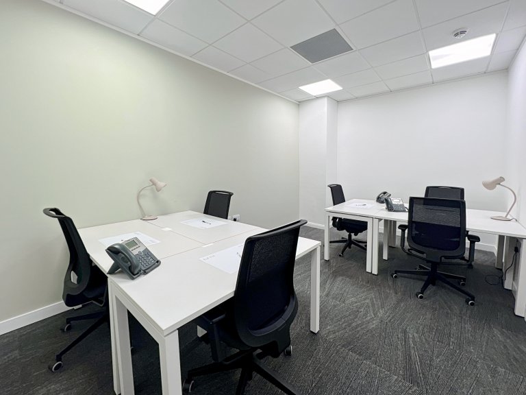 Coventry - CV12UR \ Flexible Office Rental with Capacity for 15 Desks